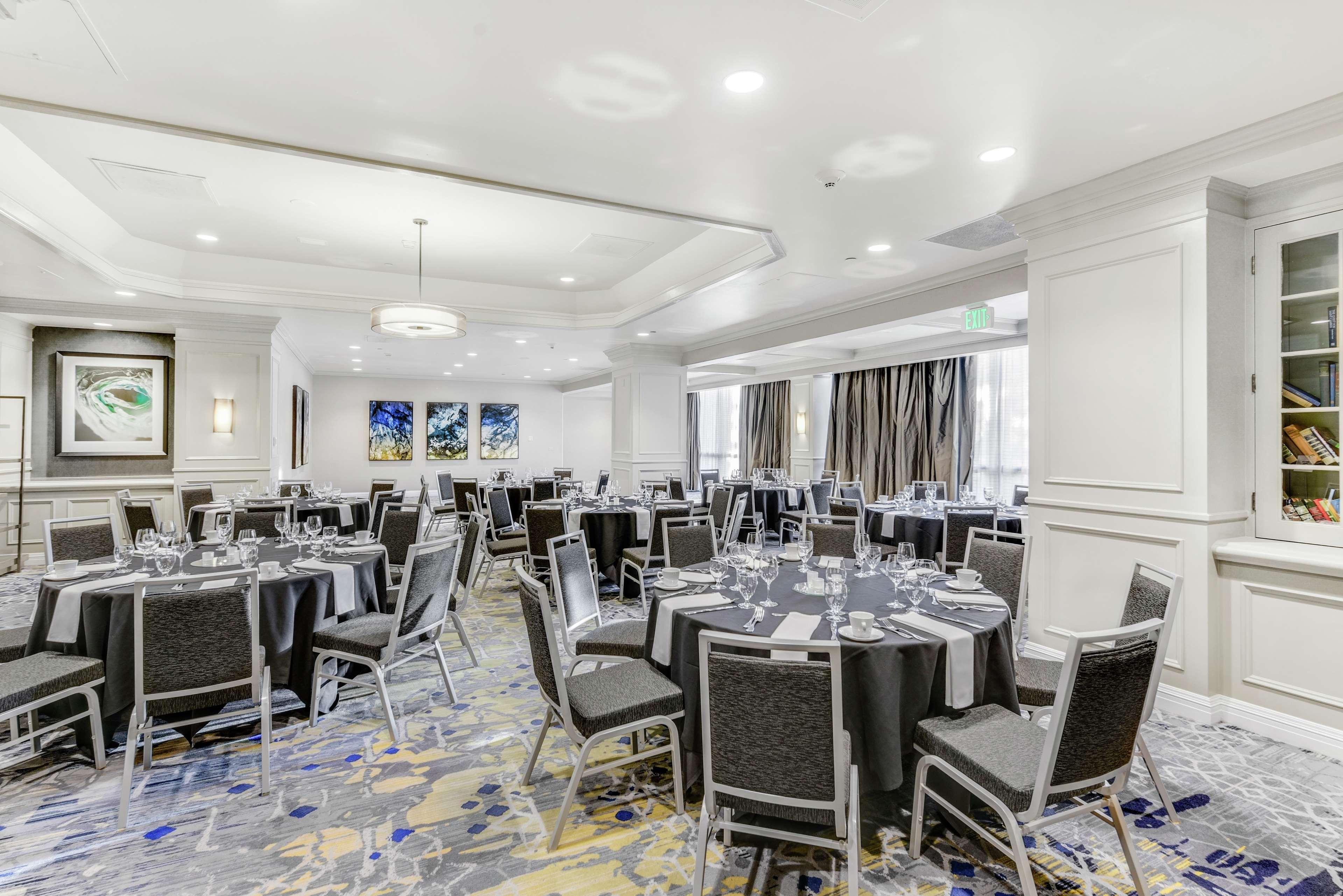 Embassy Suites By Hilton Anaheim-Orange מראה חיצוני תמונה